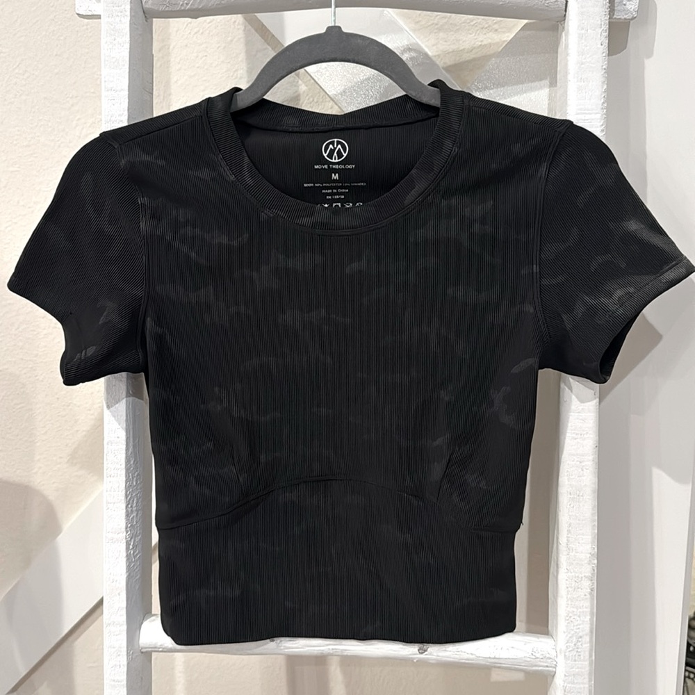 NWT Crop Top Workout Top